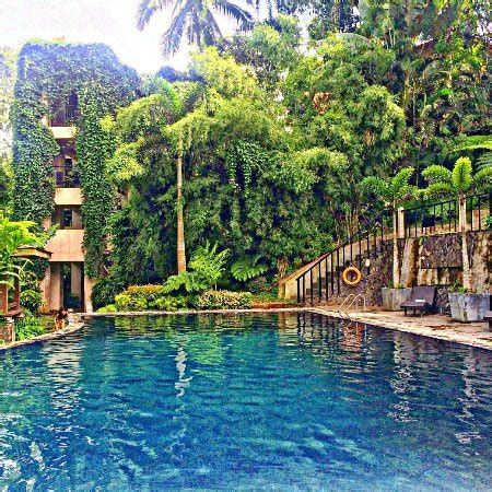 lipa resorts